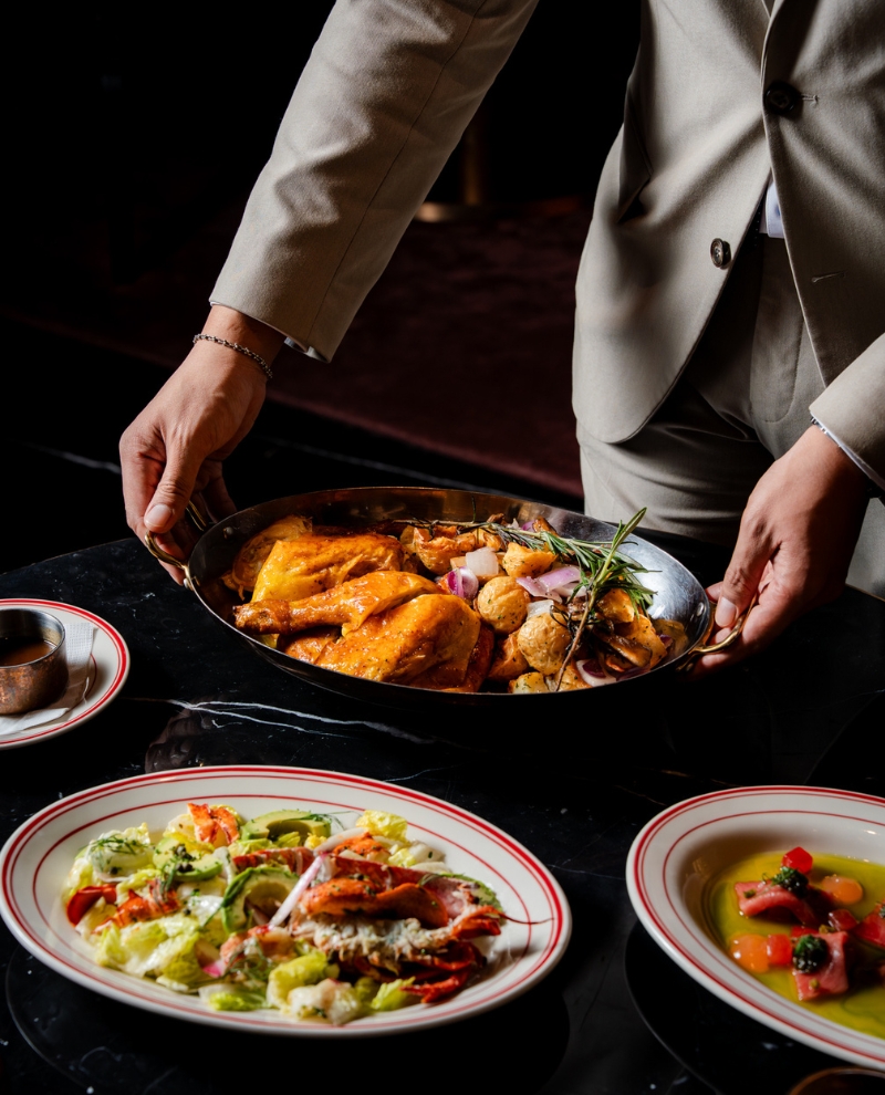 SET DINNER &amp; A LA CARTE 